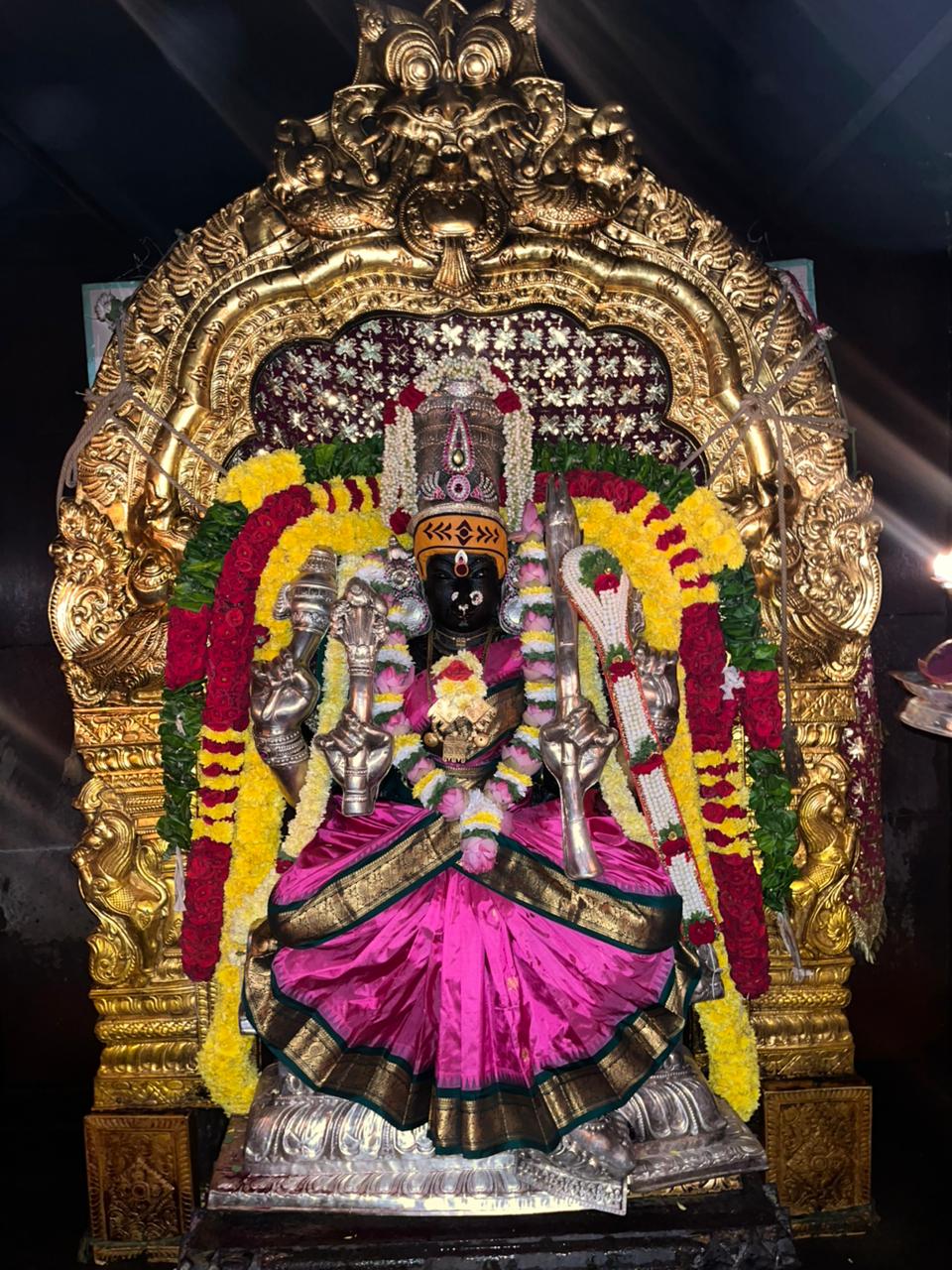 ರಾಜರಾಜೇಶ್ವರಿ ನಗರ ರಾಜರಾಜೇಶ್ವರಿ ದೇವಿ ವಿಗ್ರಹ