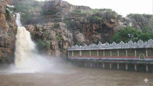 ತಿರುಪತಿಯ ಪವಿತ್ರ ಕಪಿಲ ತೀರ್ಥ ಜಲಪಾತ ಮತ್ತು ಶ್ರೀ ಕಪಿಲೇಶ್ವರ ಸ್ವಾಮಿ ದೇವಾಲಯದ ನೋಟ.