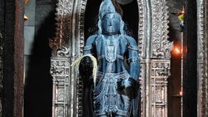 ಮುಗ್ವಾ ಸುಬ್ರಹ್ಮಣ್ಯ ಸ್ವಾಮಿ ದೇವಸ್ಥಾನದ ಗರ್ಭಗುಡಿಯ ಸುಬ್ರಹ್ಮಣ್ಯ ವಿಗ್ರಹ