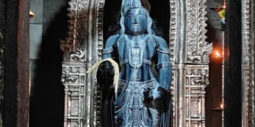 ಮುಗ್ವಾ ಸುಬ್ರಹ್ಮಣ್ಯ ಸ್ವಾಮಿ ದೇವಸ್ಥಾನದ ಗರ್ಭಗುಡಿಯ ಸುಬ್ರಹ್ಮಣ್ಯ ವಿಗ್ರಹ