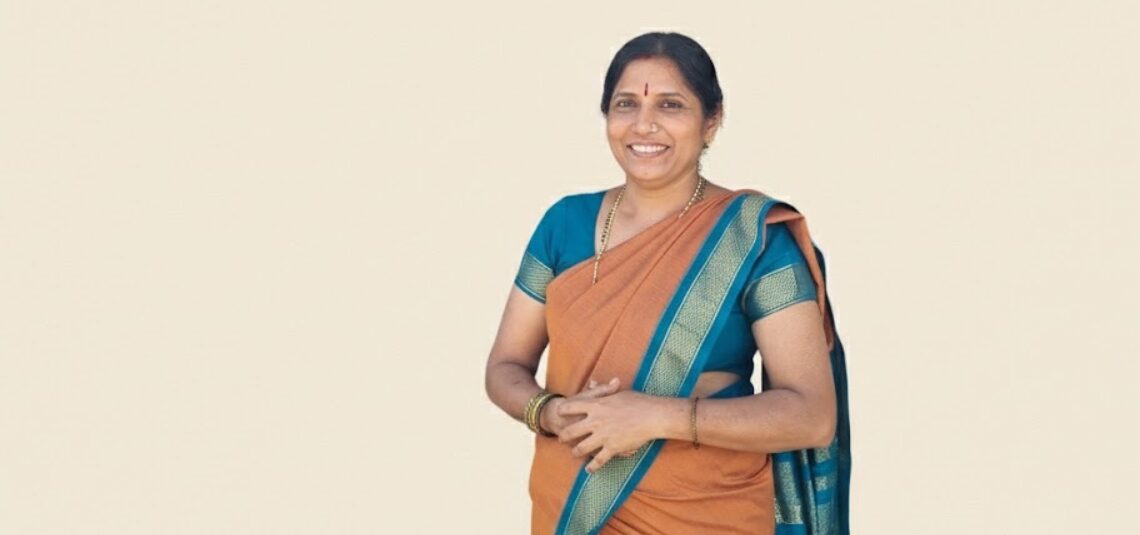 Shiroor seer Vedavardhana Tirtha Poorvasharama Mother Shrividaya Saralattaya