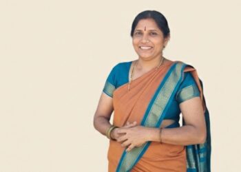 Shiroor seer Vedavardhana Tirtha Poorvasharama Mother Shrividaya Saralattaya