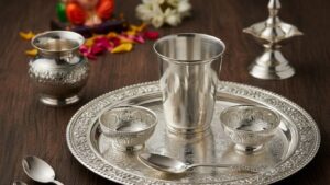 ಬೆಳ್ಳಿ ತಟ್ಟೆ ಮತ್ತು ಲೋಟದ ಚಿತ್ರ (Silver plate and glass set for dining)
