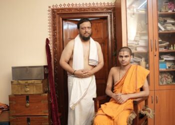 ಉಡುಪಿಯಲ್ಲಿ ನಡೆಯಲಿರುವ ಪರ್ಯಾಯ 2026 ಹಿನ್ನೆಲೆಯಲ್ಲಿ ಶೀರೂರು ಮಠದ ಯತಿಗಳೊಂದಿಗೆ ನಡೆಸಿದ ಸಂದರ್ಶನ ಸಂದರ್ಭದ ದೃಶ್ಯ