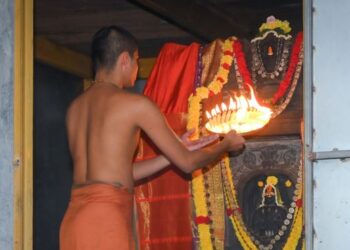 ಶೀರೂರು ಮಠದ ಪ್ರಸ್ತುತ ಪೀಠಾಧಿಪತಿಗಳಾದ ಪೂಜ್ಯ ಶ್ರೀ ವೇದವರ್ಧನ ತೀರ್ಥ ಶ್ರೀಪಾದರು